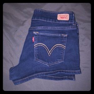 NWOT Levi’s shorts size 11